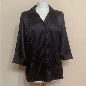 Button down top. Medium.